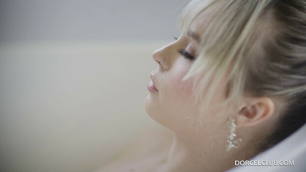 Lilly Bell