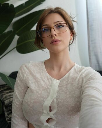Lilly Bloomes