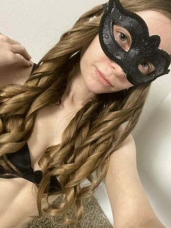 lily_brooke