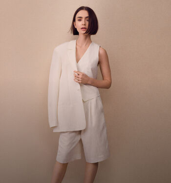 Lily Collins