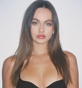 Lily Easton
