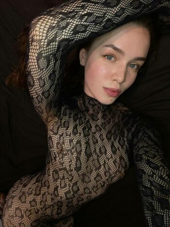 lily_virgin_girl