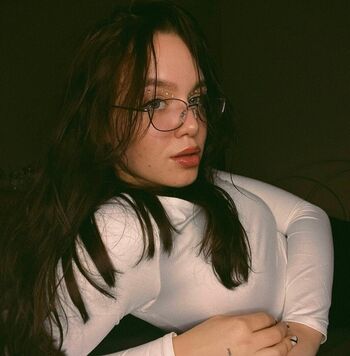 lily_virgin_girl