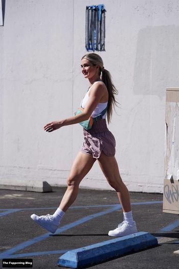 Lindsay Arnold
