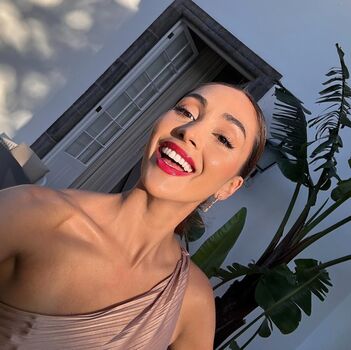Lindsey Morgan