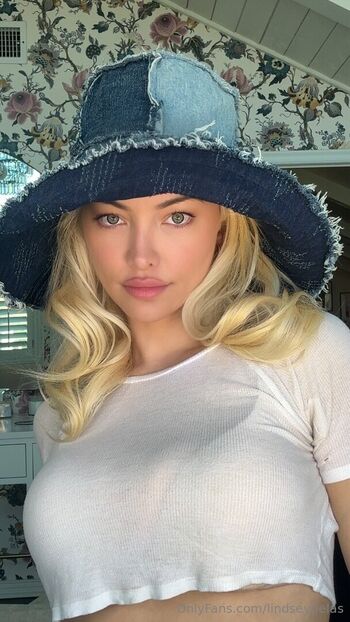 lindseypelas