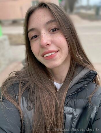 lindseyxheartx
