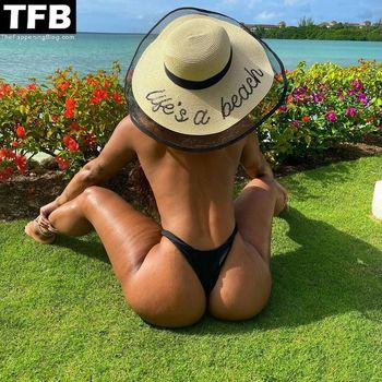 Lira Galore