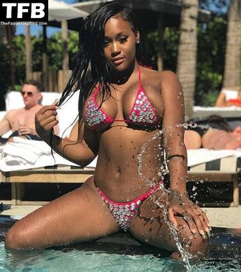 Lira Galore