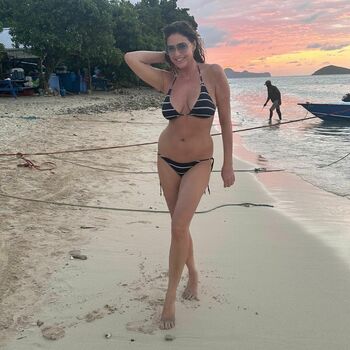Lisa Snowdon