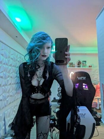little_emo_kitten