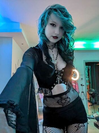 little_emo_kitten