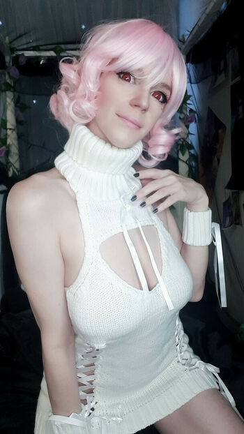 Little Finch Cosplay