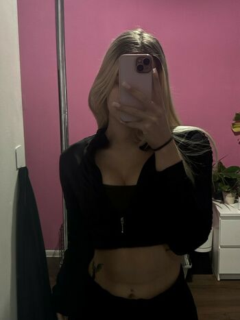 littletinyblonde