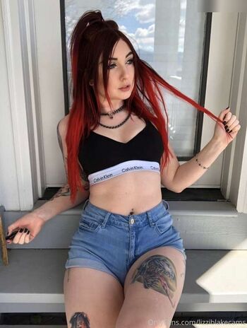 Lizzi Blake