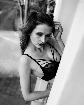 _lizzmarey_