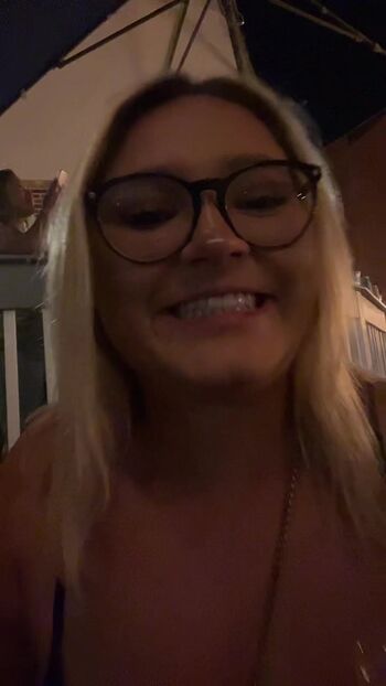 Lizzy B