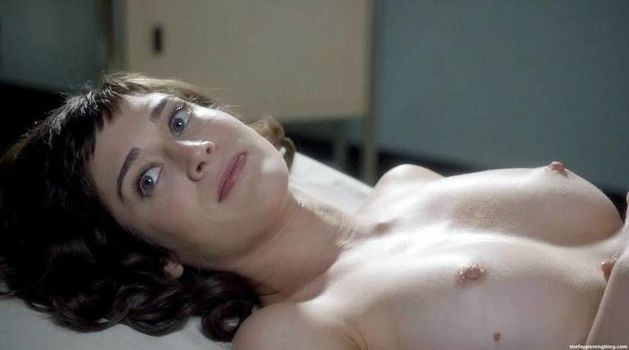 Lizzy Caplan