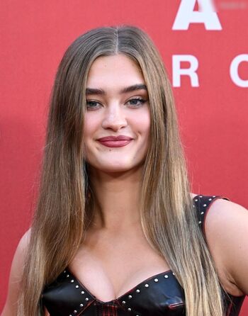 Lizzy Greene