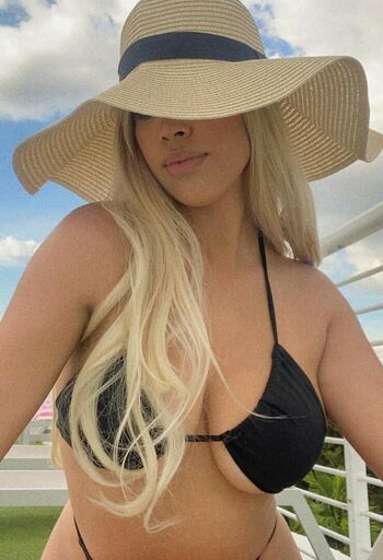 Lizzy Vee