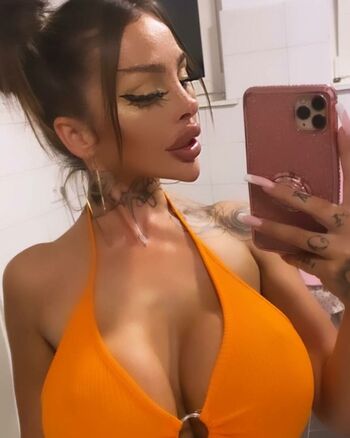 Lola_official