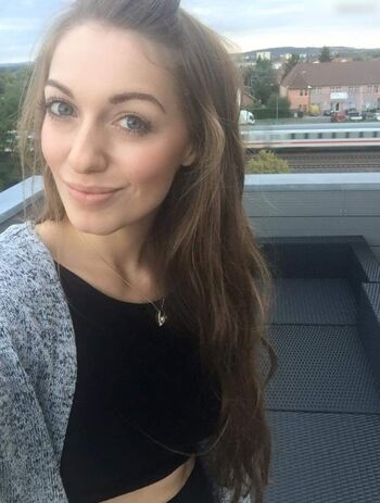 Lola Sparks