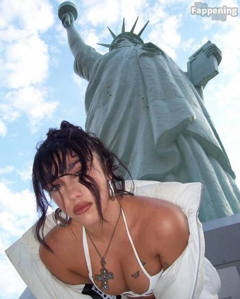 Lourdes Leon