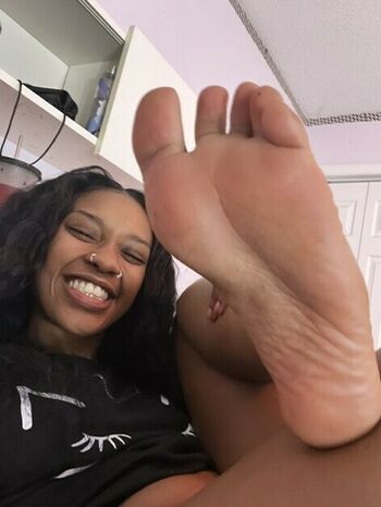 LoveLeeFeet
