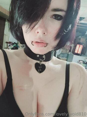 Lovely_Void810