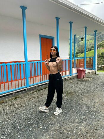 Lucia_sandy