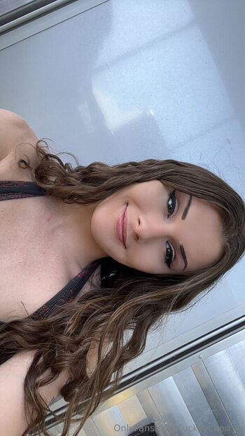 luckyycherryy