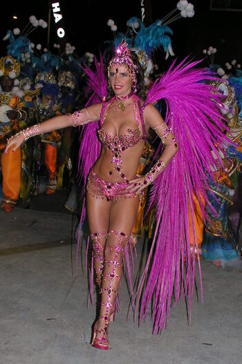 Luma De Oliveira
