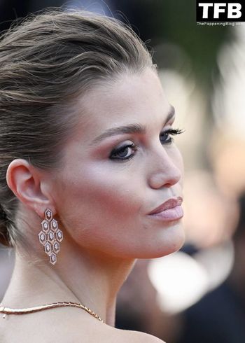 Luna Bijl