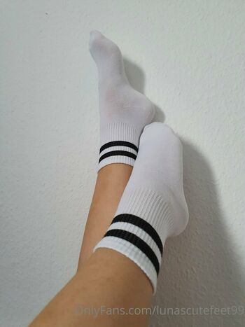 lunascutefeet99