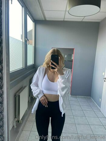 lustful_leonie