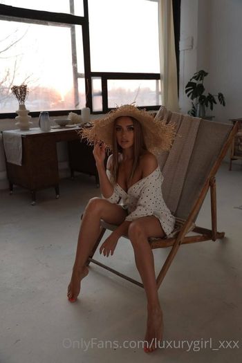 Luxury Girl