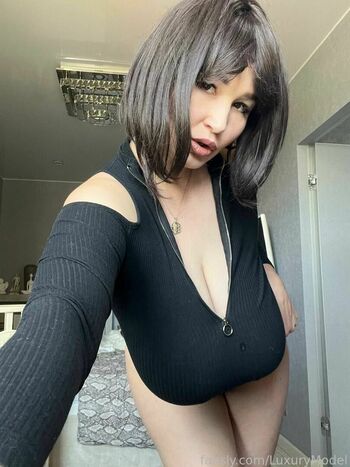 LuxuryModel