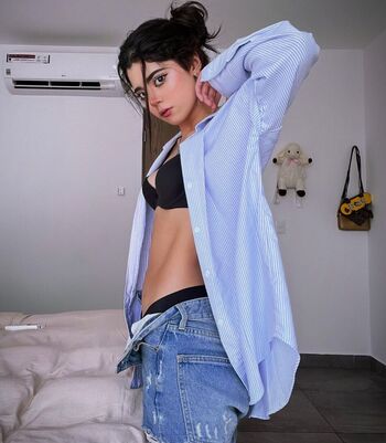 Lynda Parra