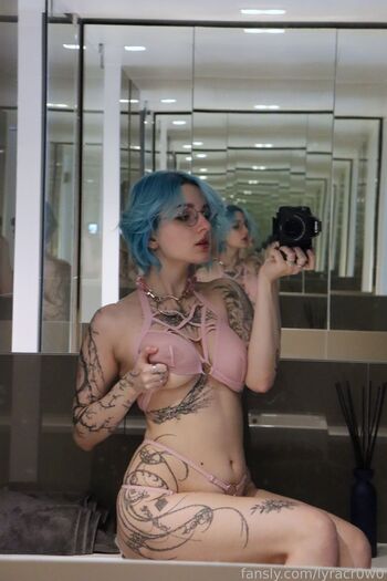 Lyra Crow