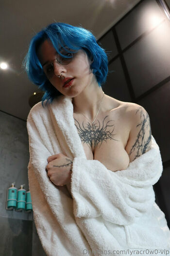 Lyra Crow