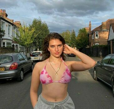 Mae Muller