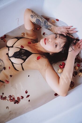 Maimaiwhyder Taiwanese Big Boobs