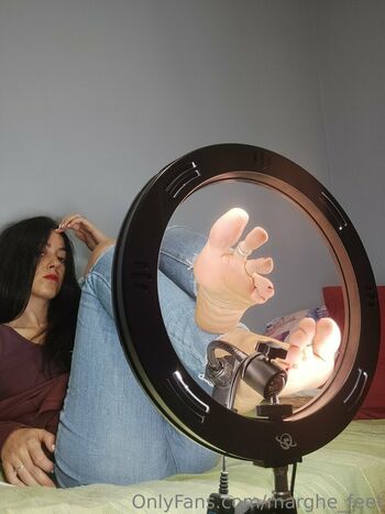 marghe_feet
