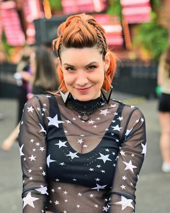 Mari Moon