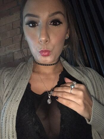 Mariah Leonne