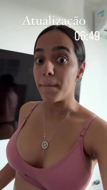 Mariely E Mirella Santos