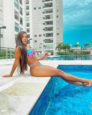 Mariely E Mirella Santos