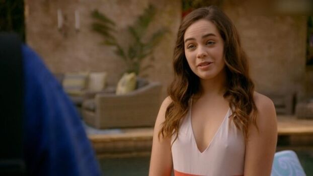 Mary Mouser