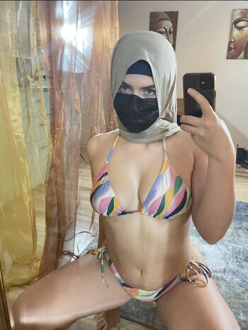 Maya Azari