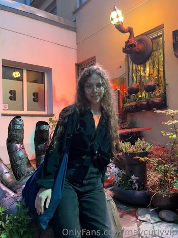 maycurlyvip
